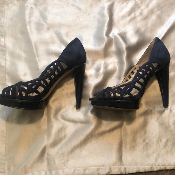 Nine West platform heels.  Navy Blue size 6.5. - Picture 3 of 4
